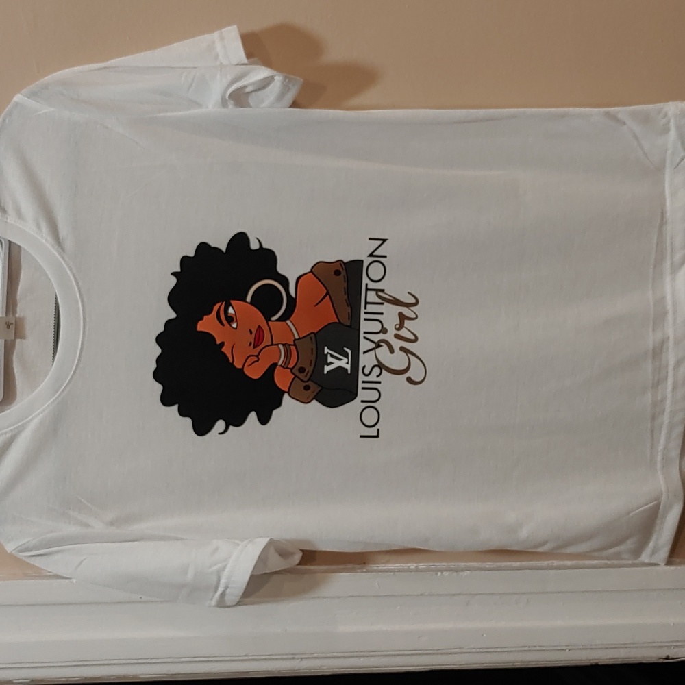 NWOT--TSHIRT SMALL